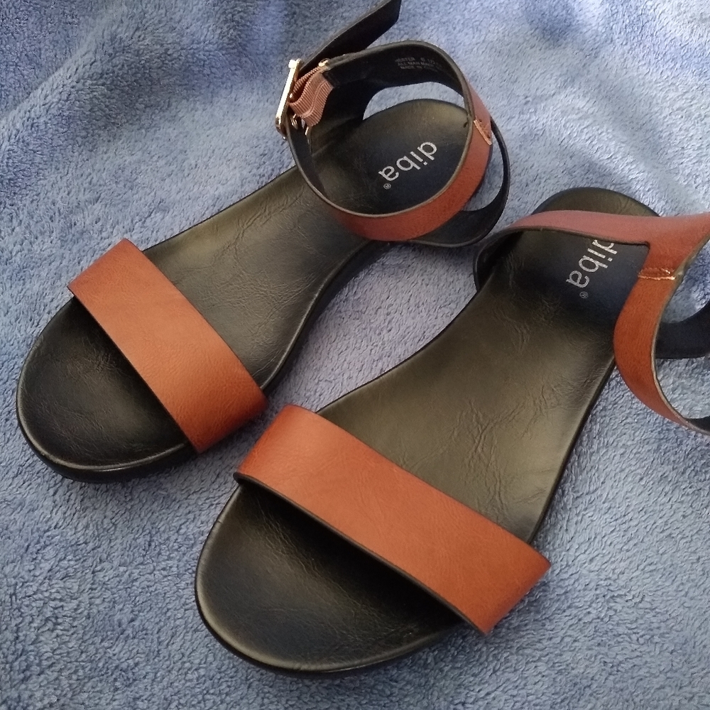 Diba sandals